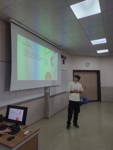 LOME ve projeksiyondan yansıtılan slayt