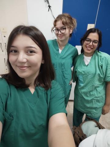 Grup-2 Ameliyat öncesi soyunma odalarının çıkışında çekilen selfie