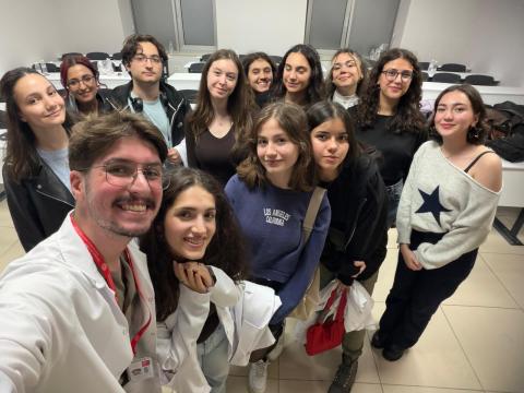 Katılan arkadaşlarla anı