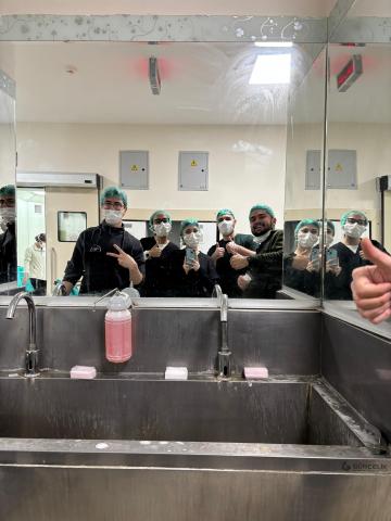 Asistanlarımın anestezi asistanlarıyla fotoğrafı