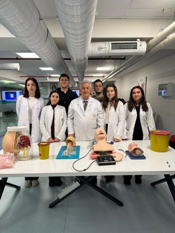 Eğitim sonrası hocamızla ve ekibimizle fotoğrafımız