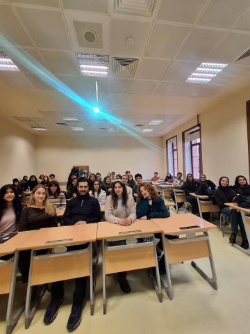 Etkinliğin teorik kısmından hocamızla bir fotoğraf