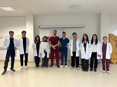 Etkinlikten katılımcıları içeren bir fotoğraf